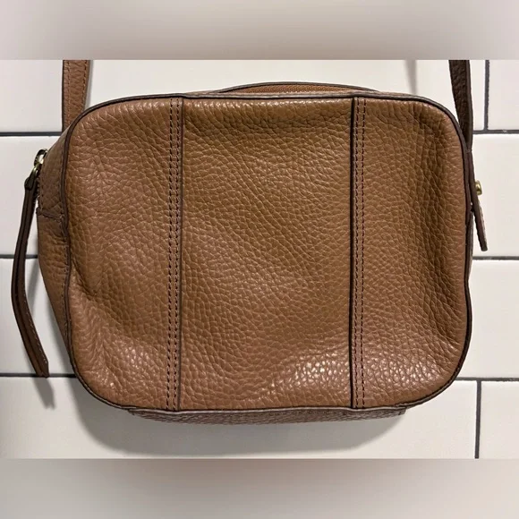 Fossil Jenna Leather Crossbody Camera Bag - Picture 2 of 6